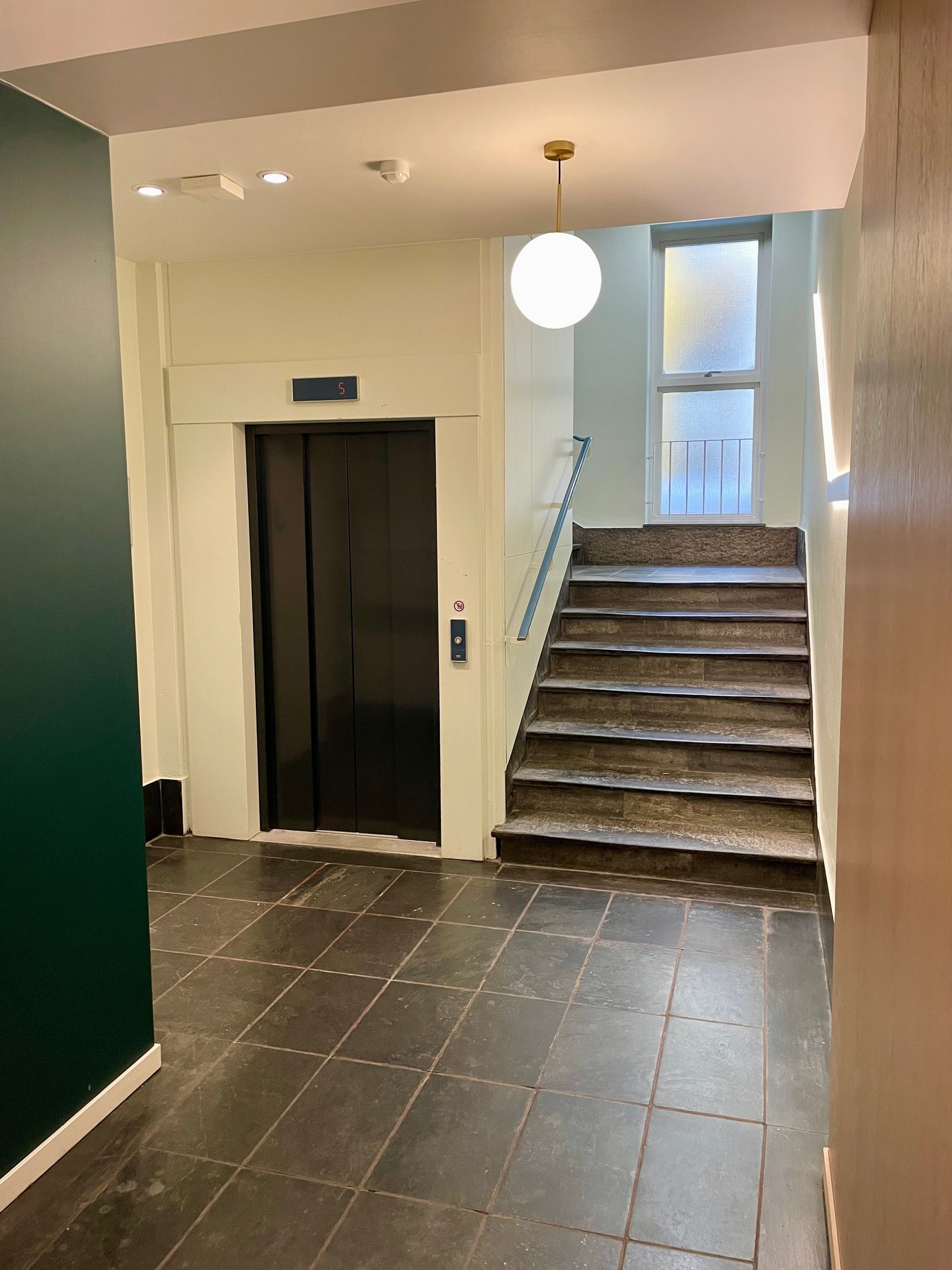 Heis til alle etasjer Galleribilde