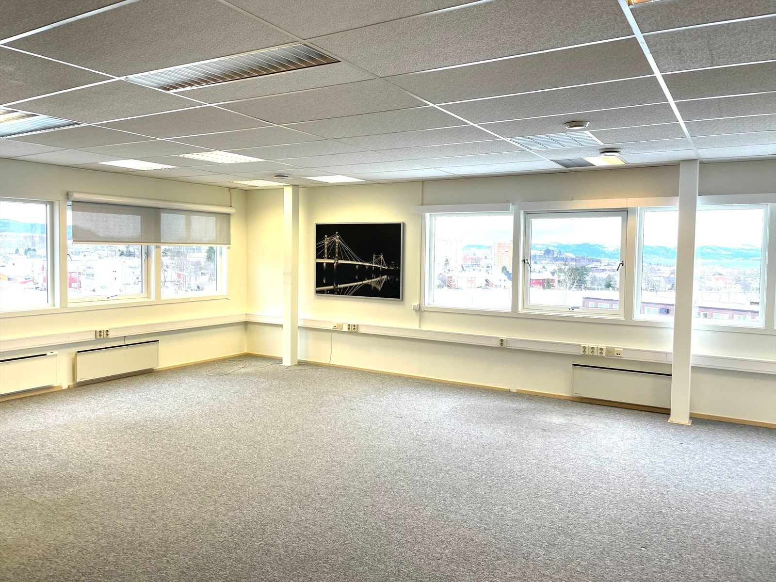 3. etg hjørnekontor åpent areal.jpg Galleribilde