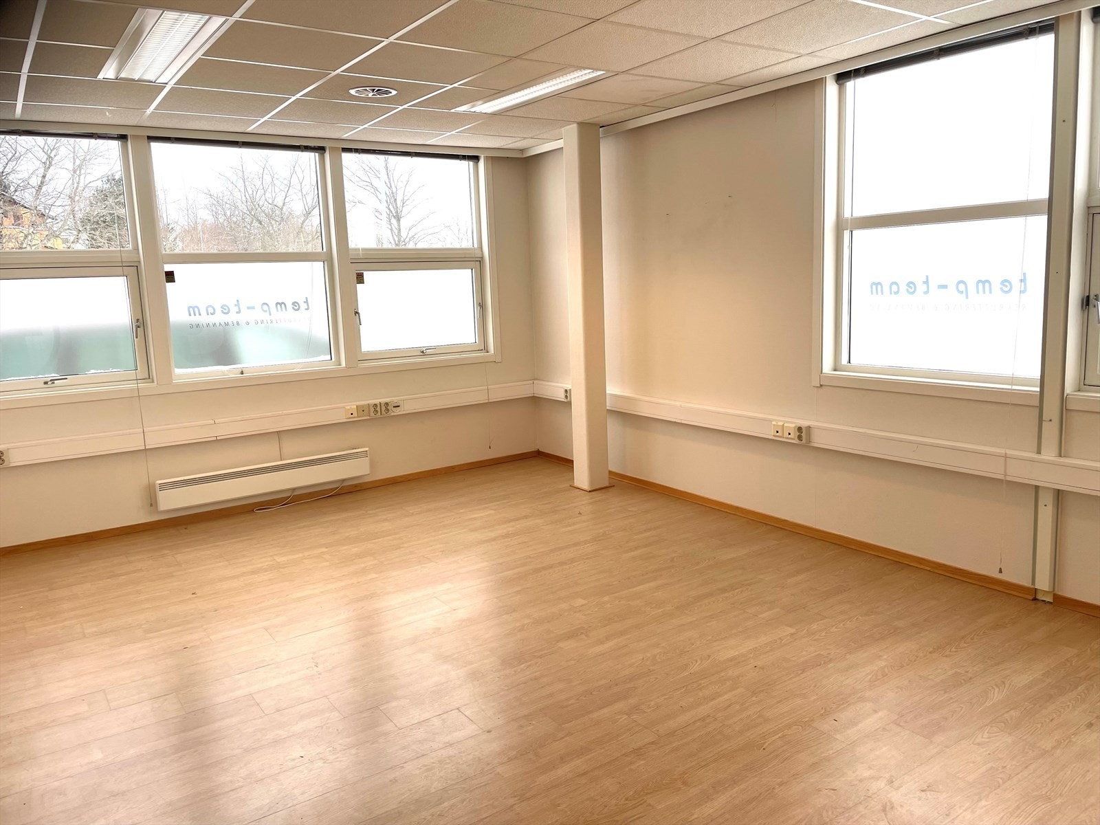 1. etasje stort hjørneareal Galleribilde