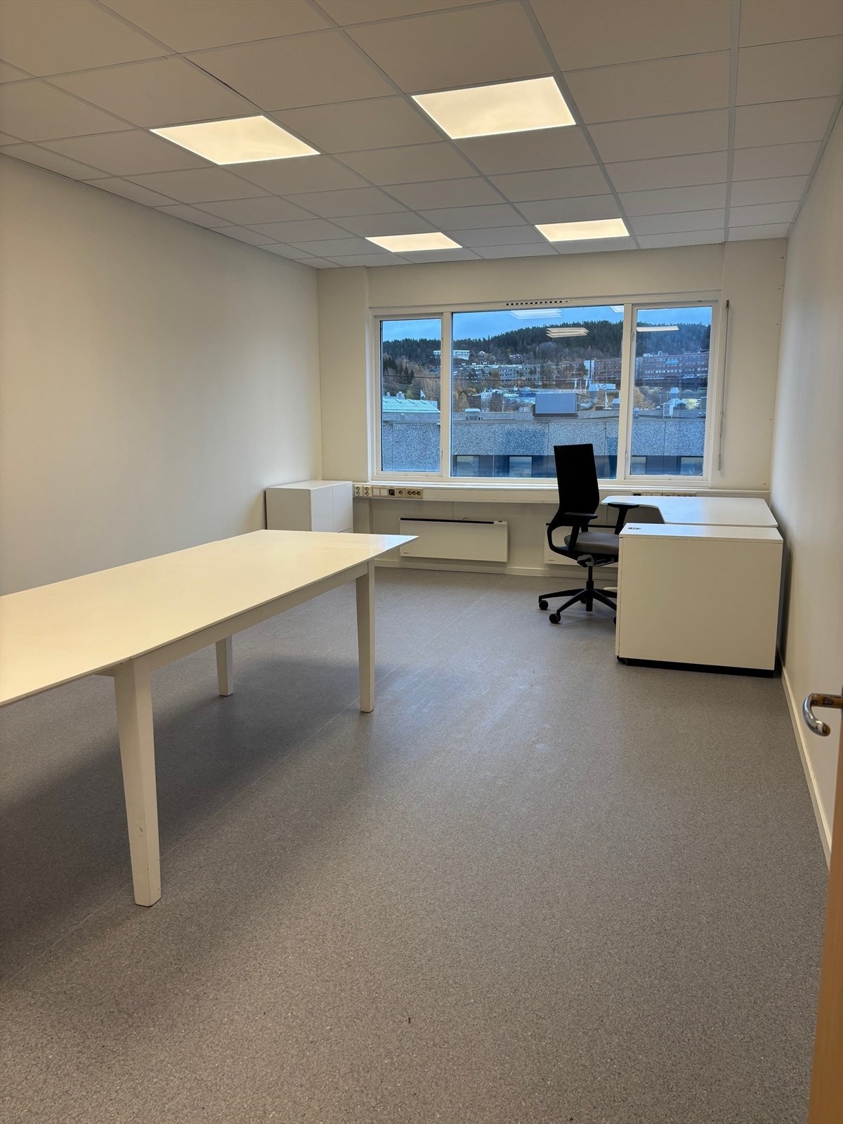 Kontor på 25 kvm Galleribilde