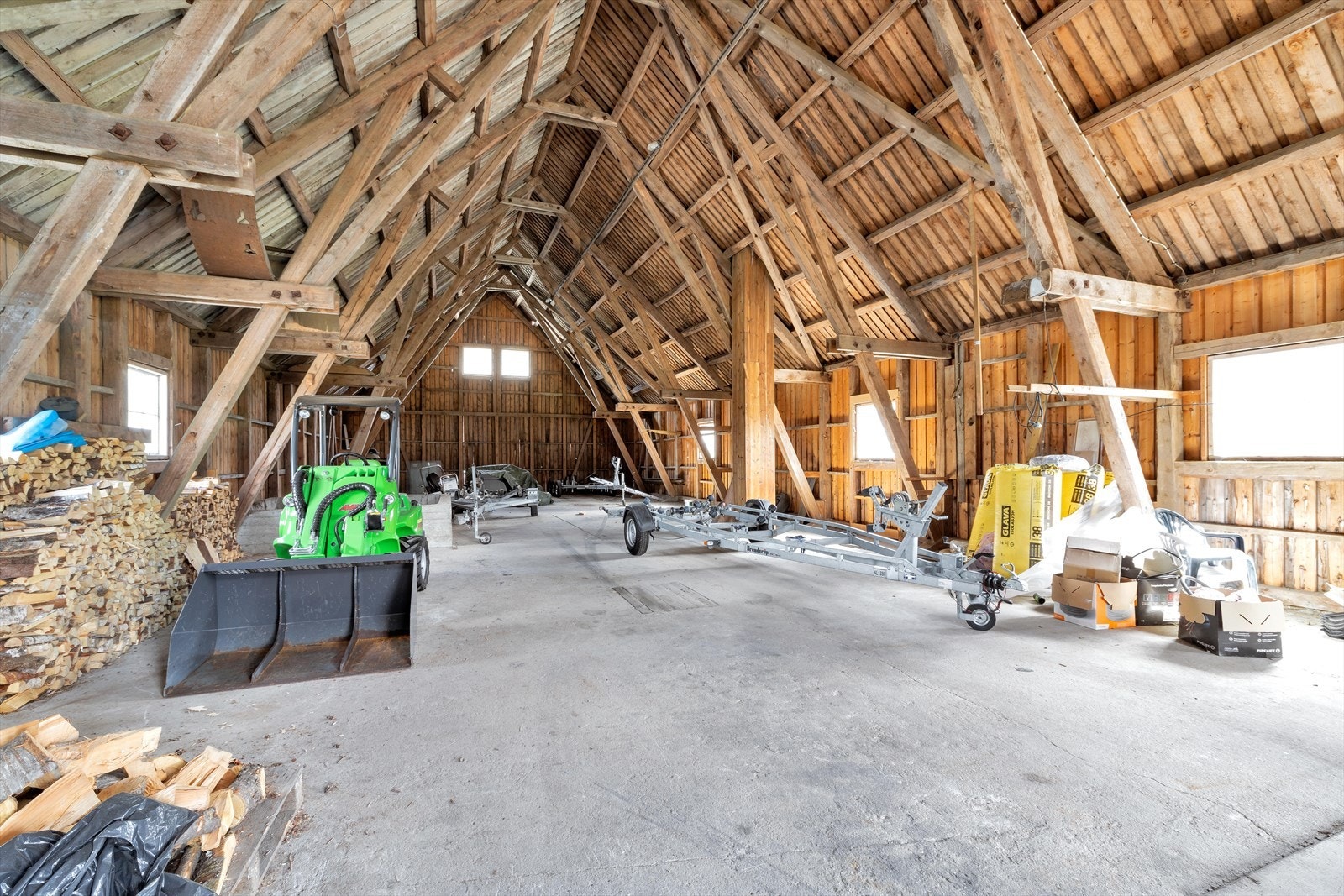 Låven. Galleribilde