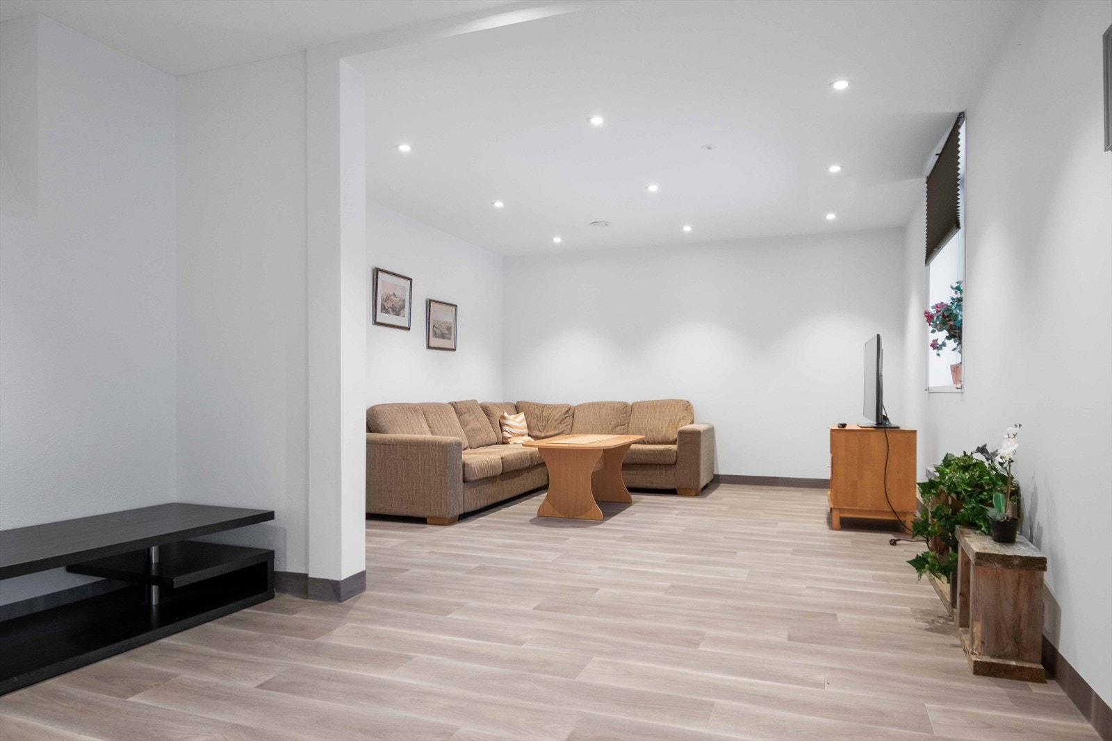 063.jpg Galleribilde