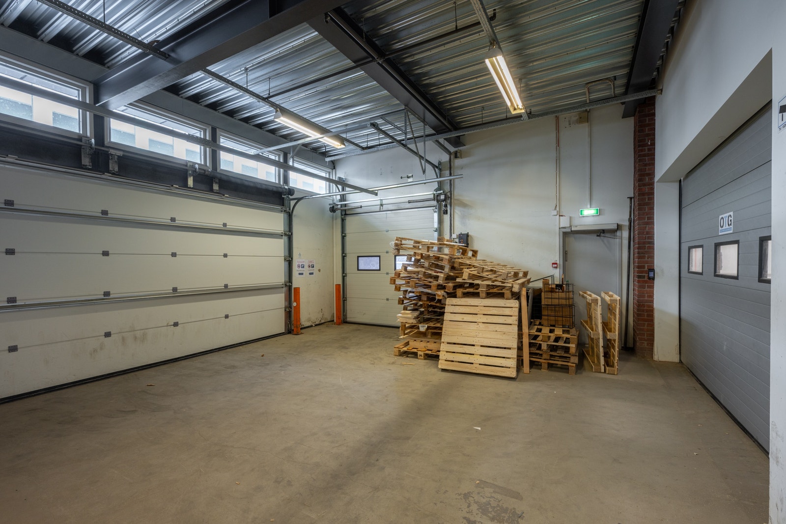 Lastesone med kjøreport og lasterampe Galleribilde