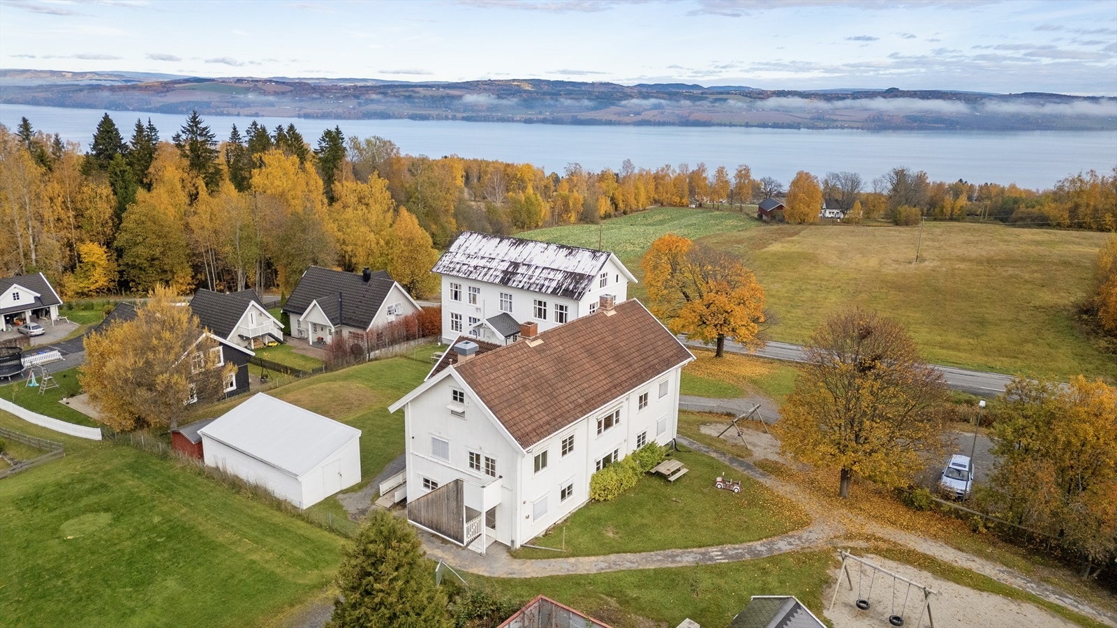 Landlig og vakker beliggenhet. Galleribilde