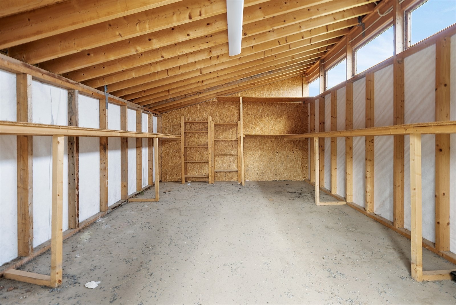 Barnevognstall. Galleribilde