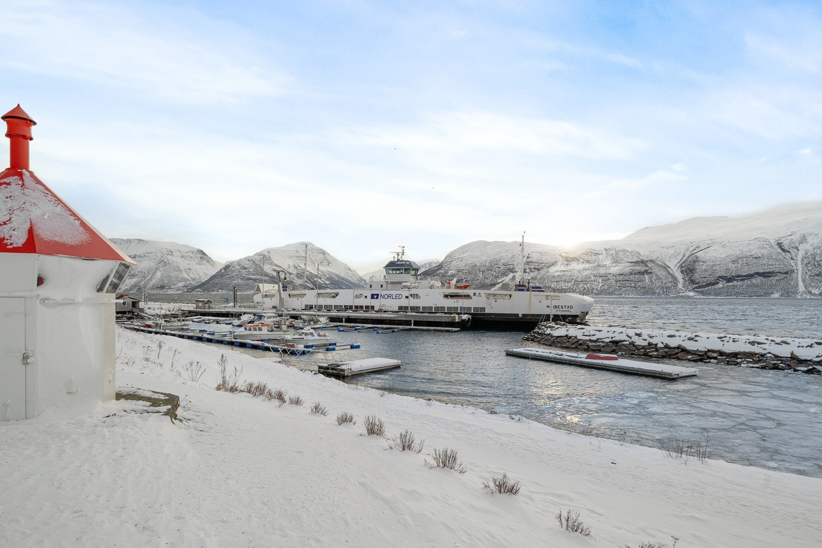 Fergekaia ligger like ved eiendommen Galleribilde