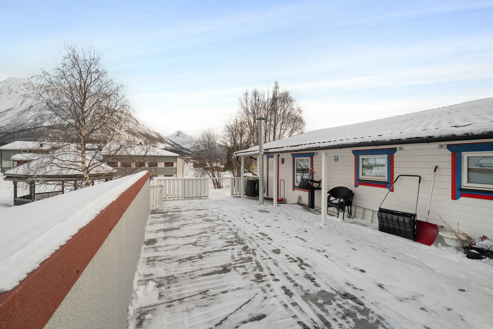 Terasse utenfor leilighetene. Galleribilde