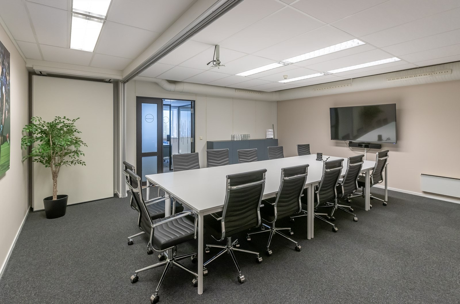 Jernbanegata-Fellesareal Galleribilde