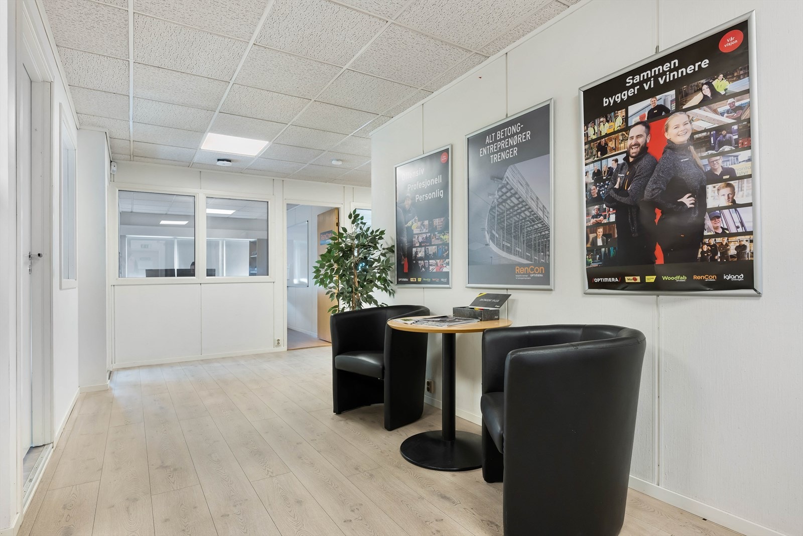 Kontorer i andre etasje.