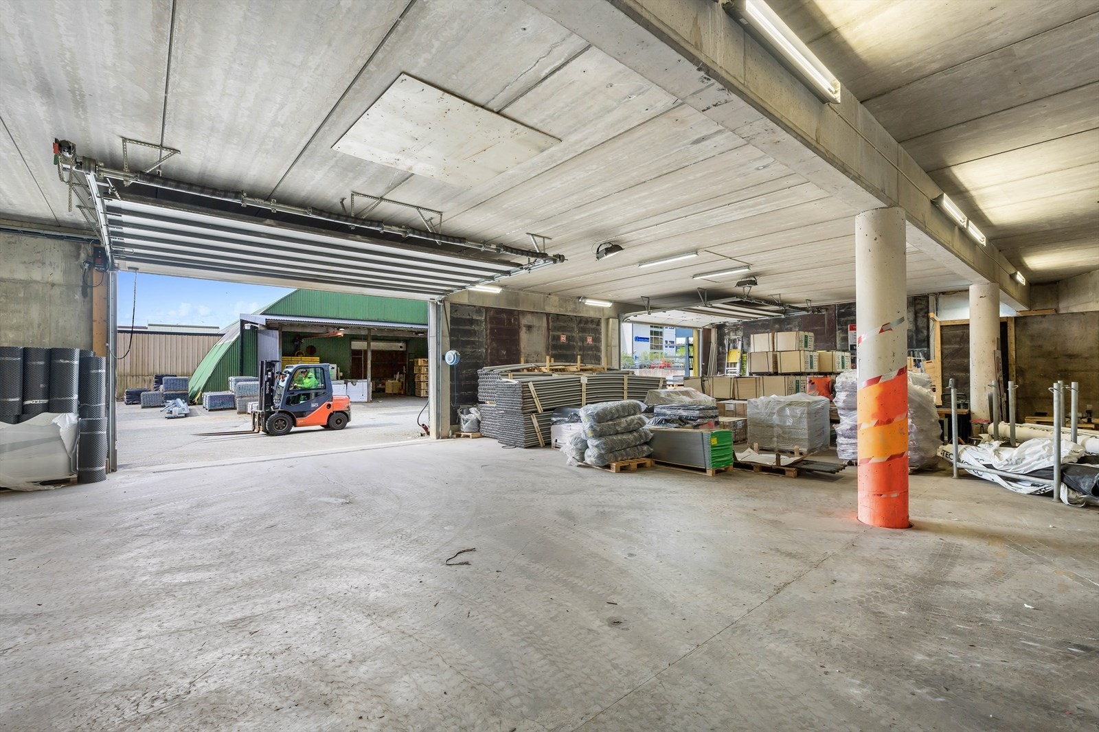 Kaldtlager ca. BTA 950 m² med 4 meter takhøyde.