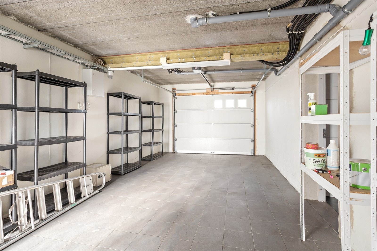 Stor garasje Galleribilde