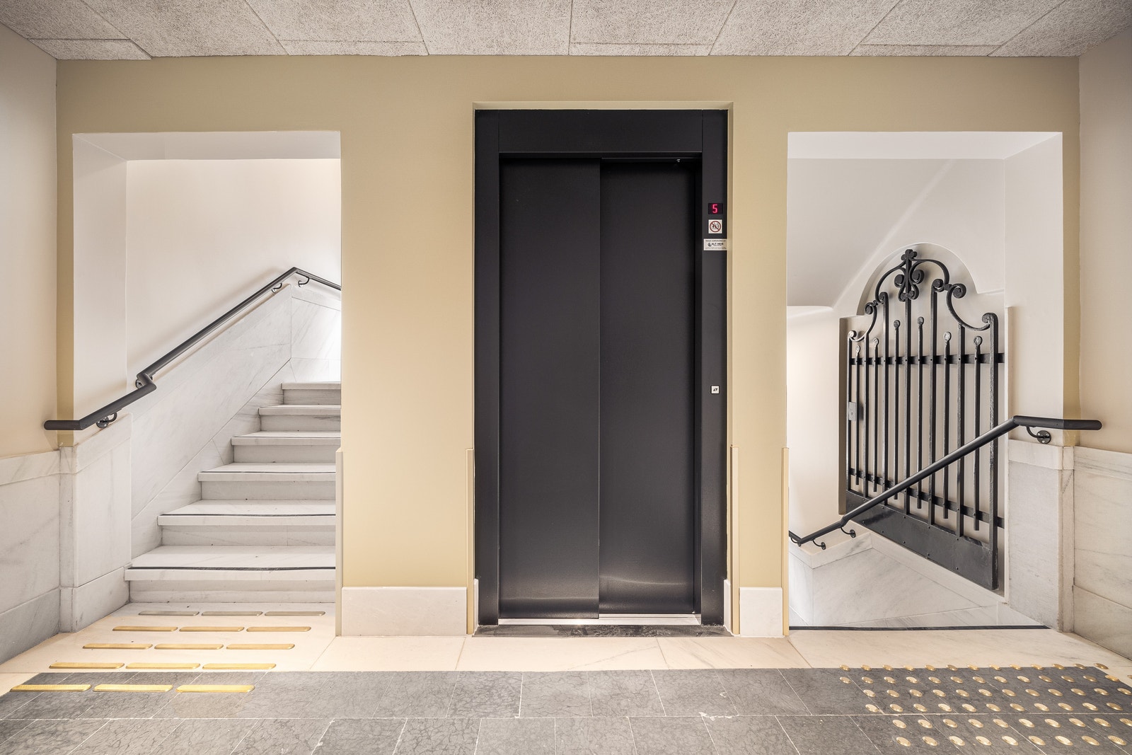 Inngangsparti 2. etasje Galleribilde