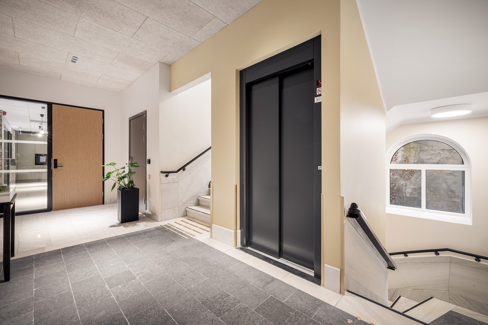 Inngangsparti 2. etasje Galleribilde