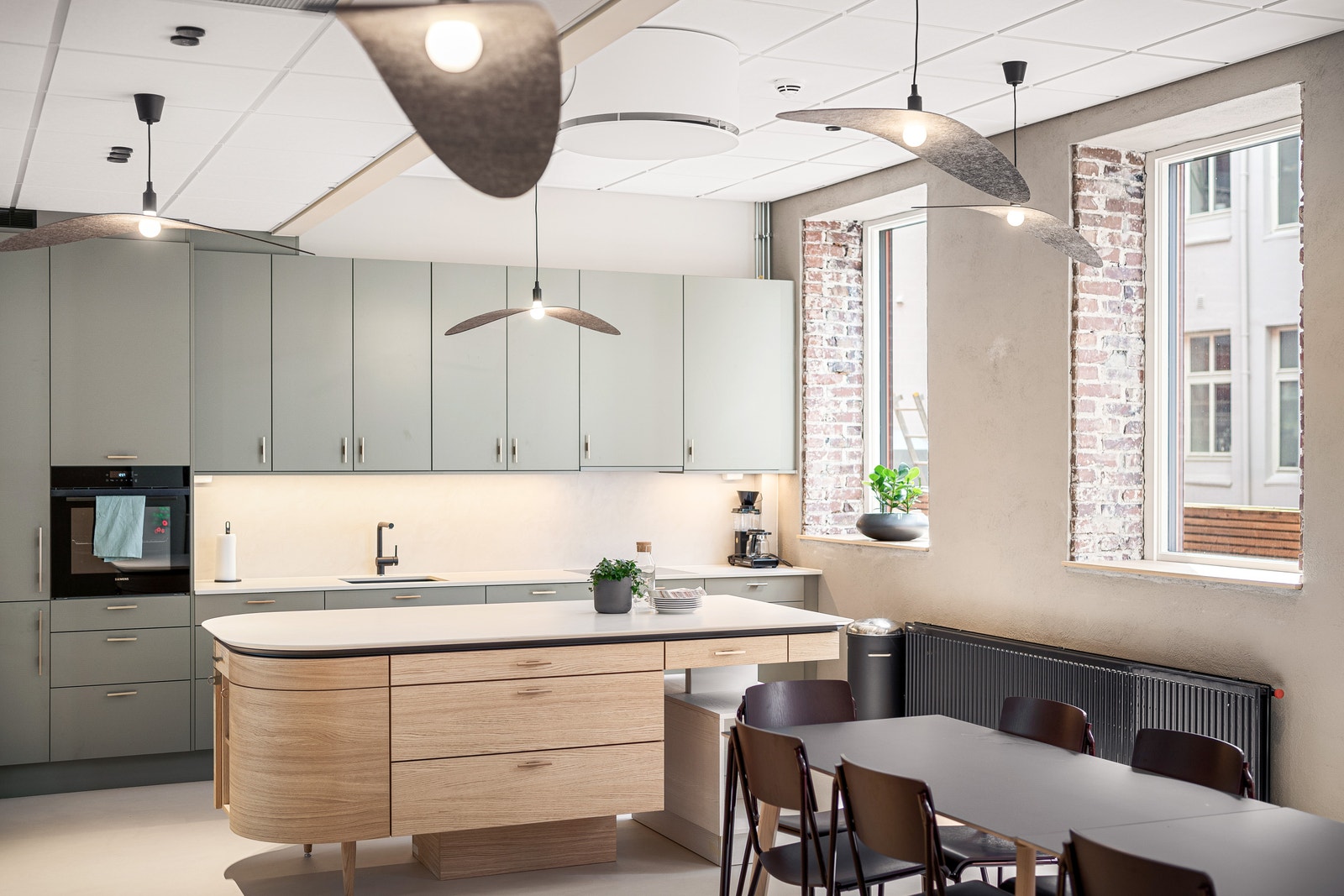 Kjøkken med spiseplass Galleribilde