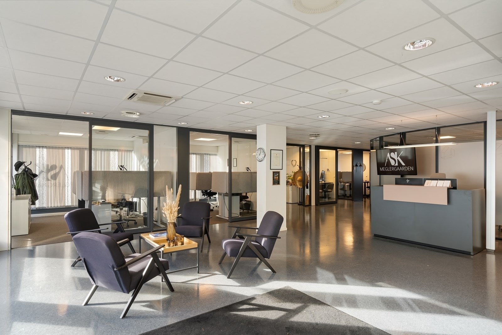 Ventesone/resepsjon Galleribilde