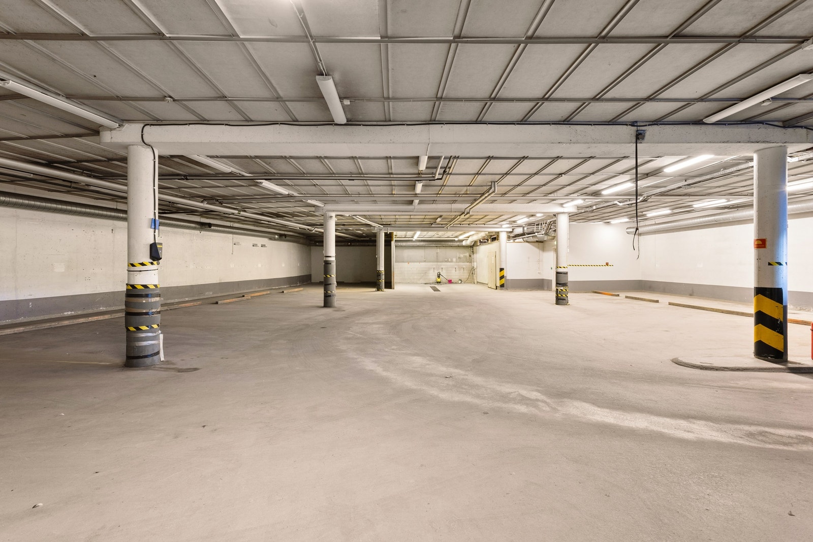 Fra underetasjen. Galleribilde