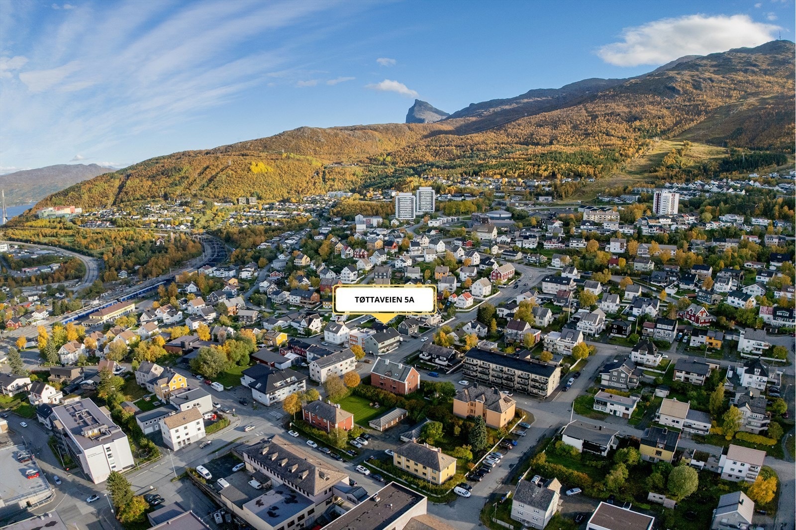 Flermannsbolig med flere utleiedeler med sentral beliggenhet på Oscarsborg i Narvik Galleribilde