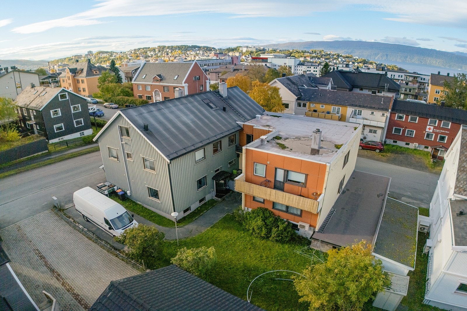 Flermannsbolig med flere utleiedeler med sentral beliggenhet på Oscarsborg i Narvik Galleribilde