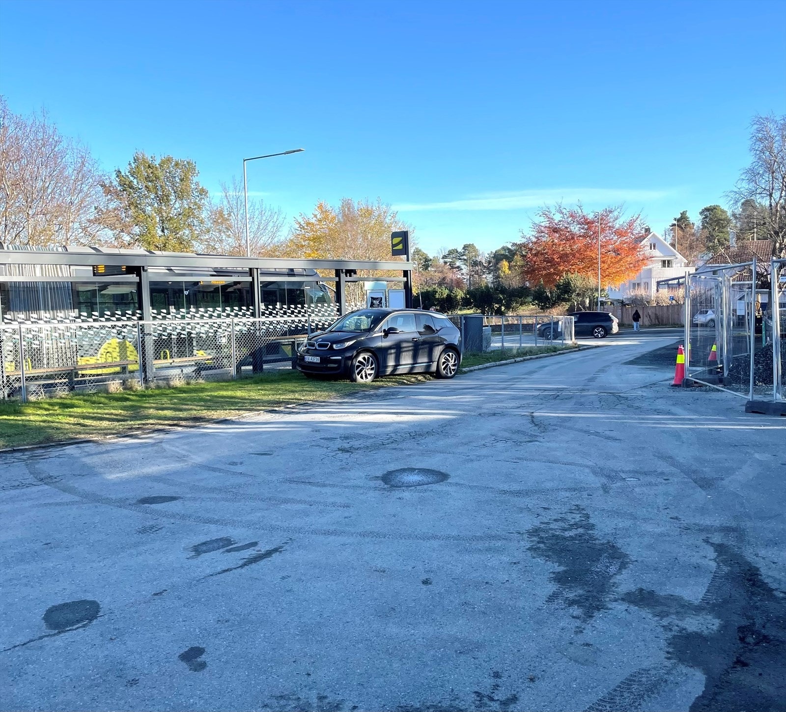 Bussholdeplass rett utenfor.jpg Galleribilde