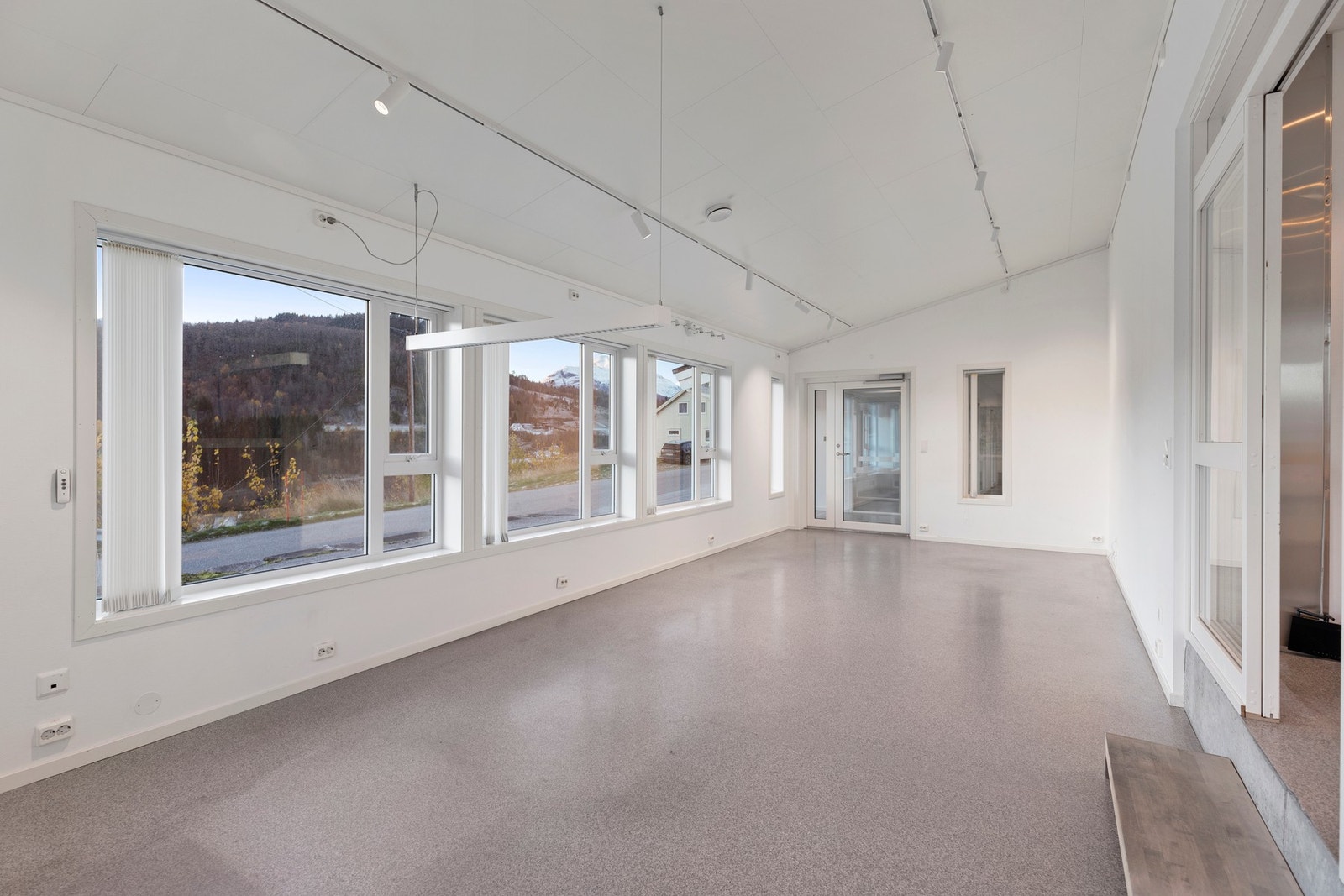 Hovedkontor/møterom ble tilbygd i 2008 Galleribilde