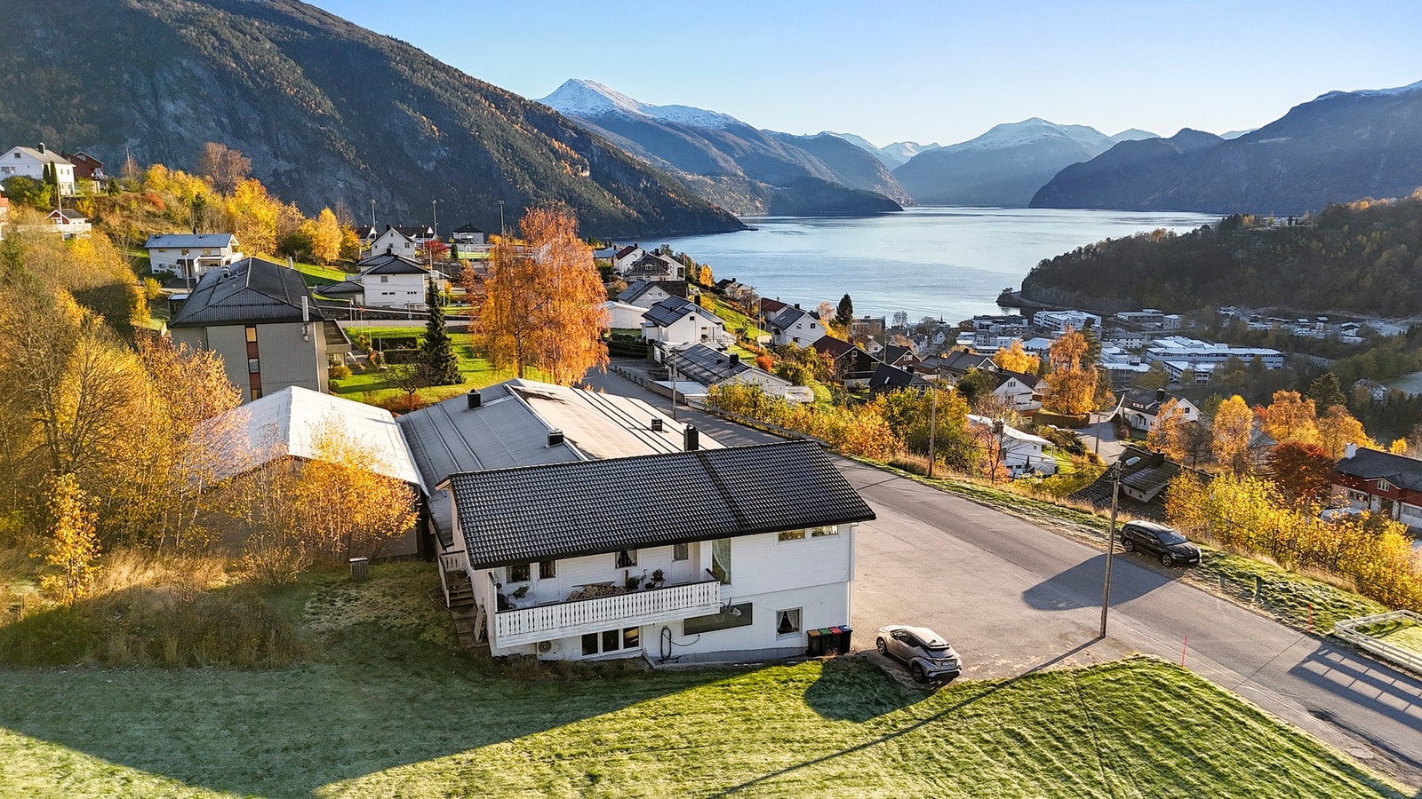 Eiendommen ligger fint til, i sentrale omgivelser Galleribilde