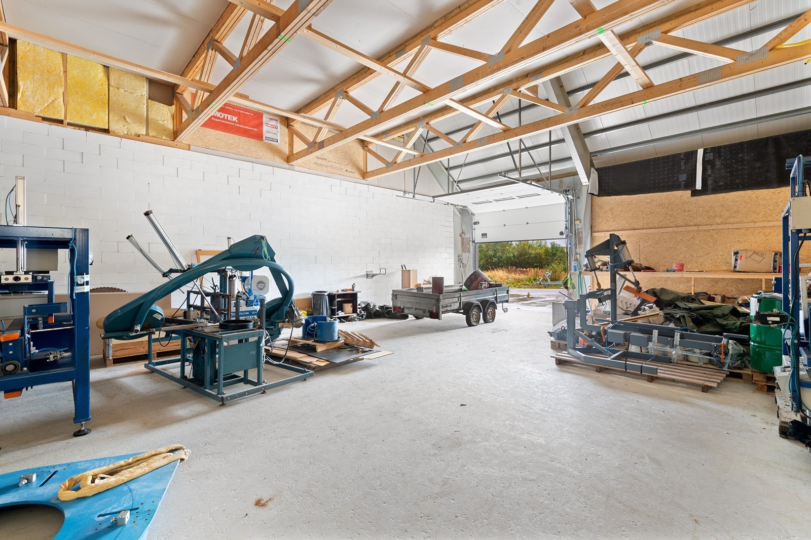 Snr 2 med adkomst via garasjeport fra siden av bygget Galleribilde