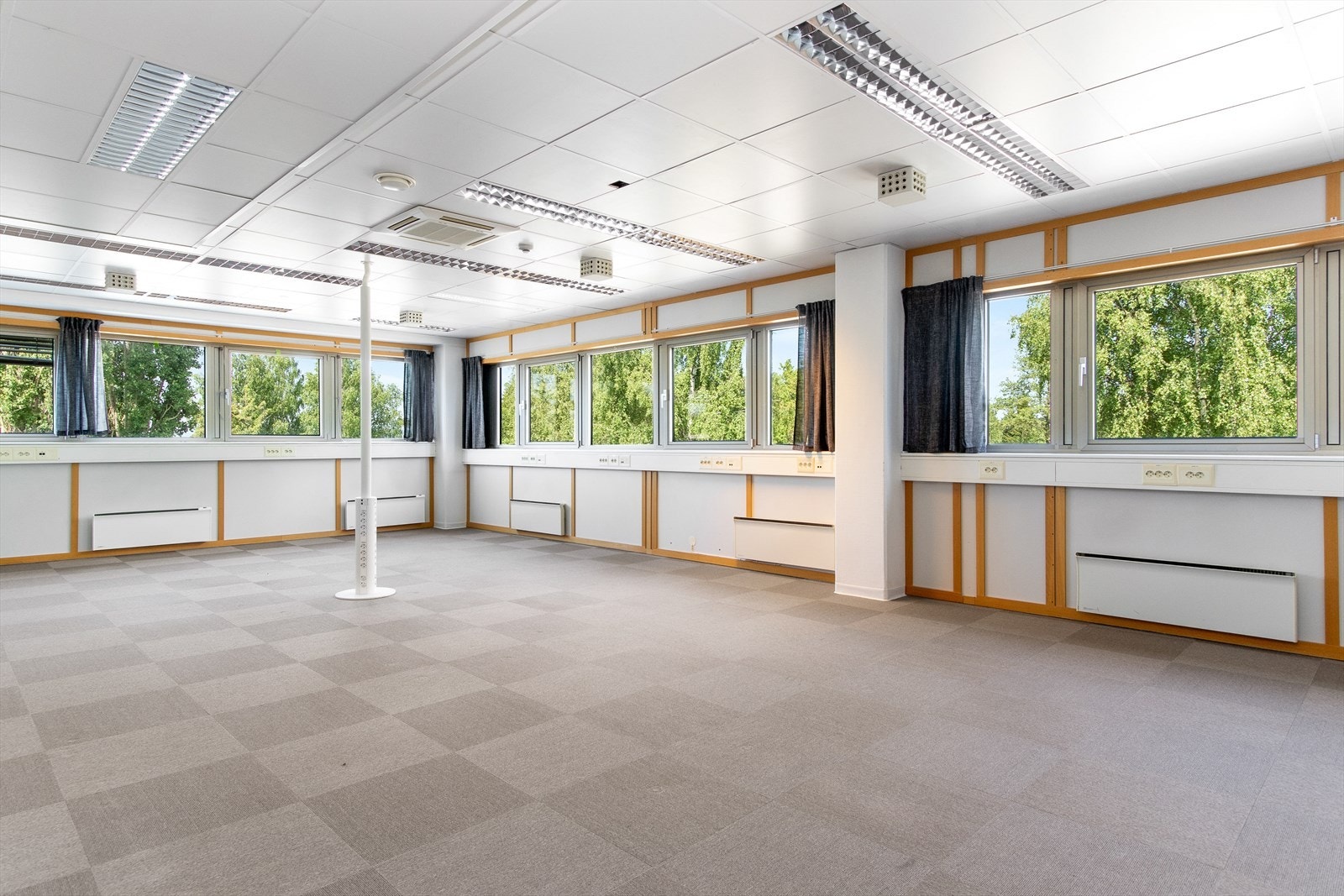 Åpent areal/kontorlandskap 2. etg. Galleribilde