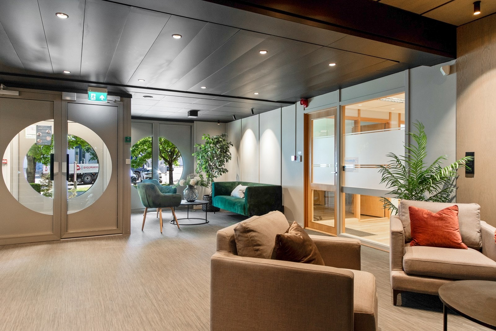 Nyoppusset inngangsparti - sosial sone Galleribilde