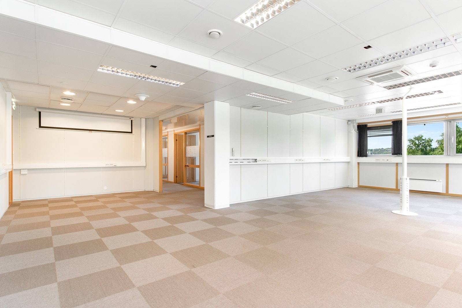 Åpent areal/kontorlandskap 2. etg. Galleribilde