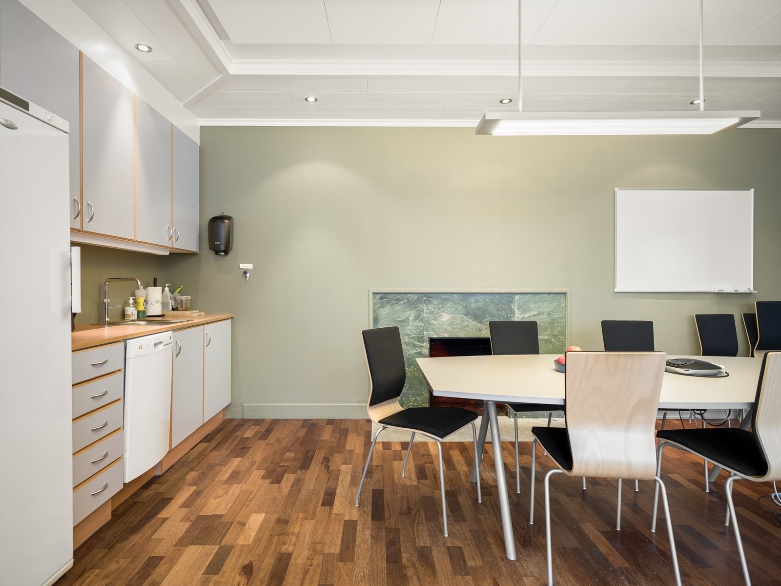 Kjøkken/møterom Galleribilde