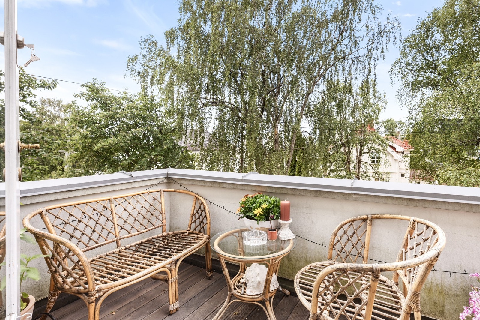 Fire av leilighetene har en egen terrasse på enten 4 eller 6 kvm. Galleribilde