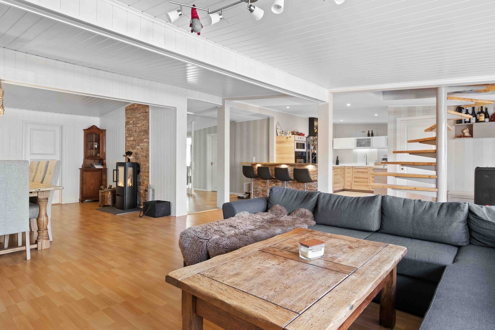 047.jpg Galleribilde