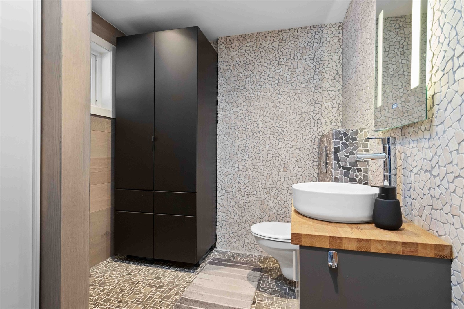 024.jpg Galleribilde