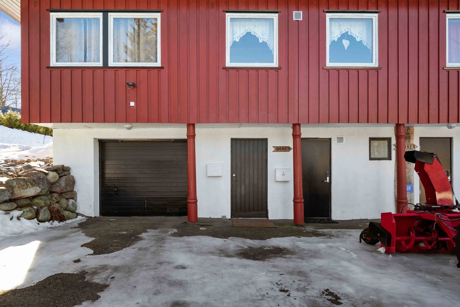 087.jpg Galleribilde