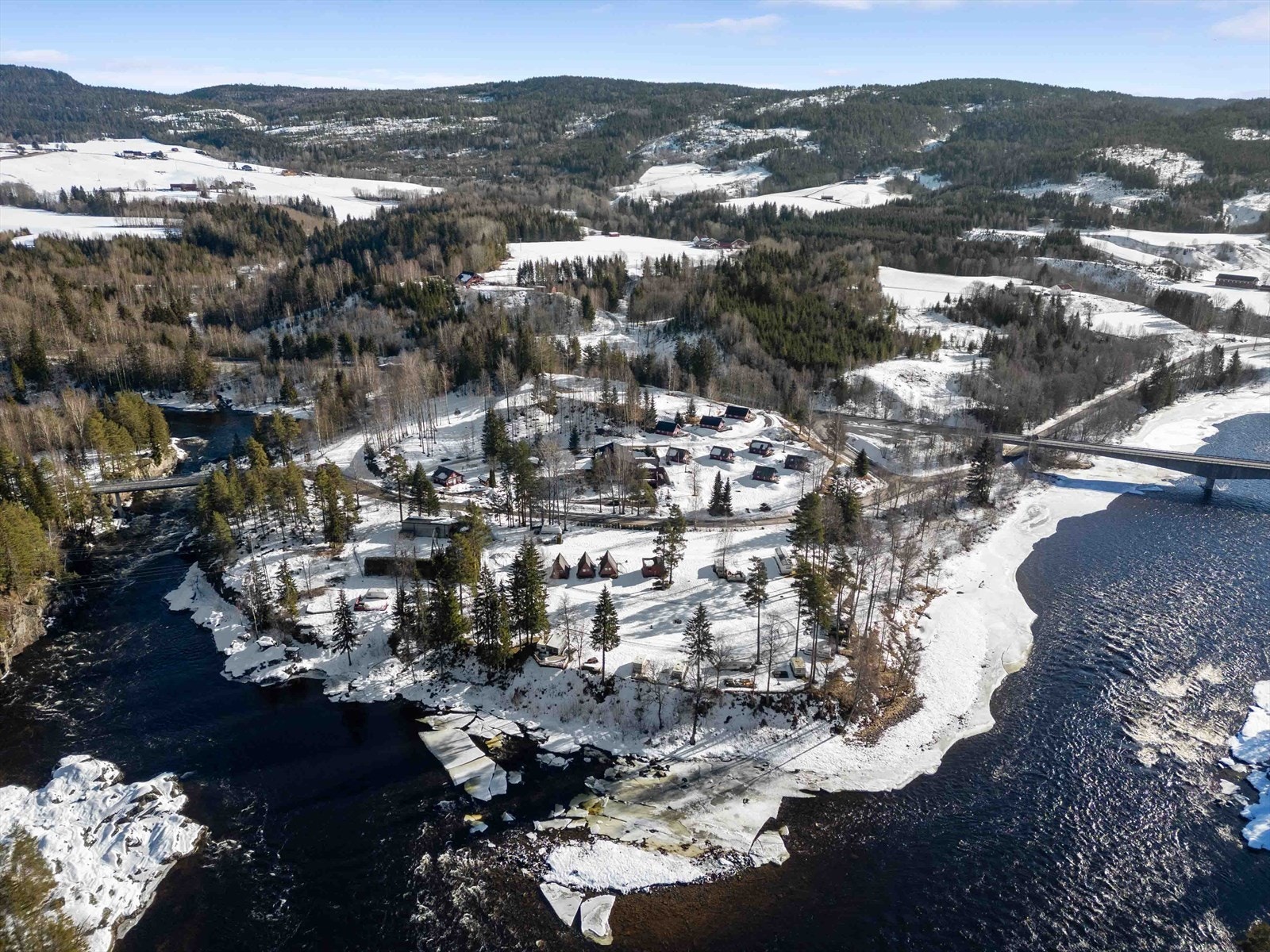 002.jpg Galleribilde