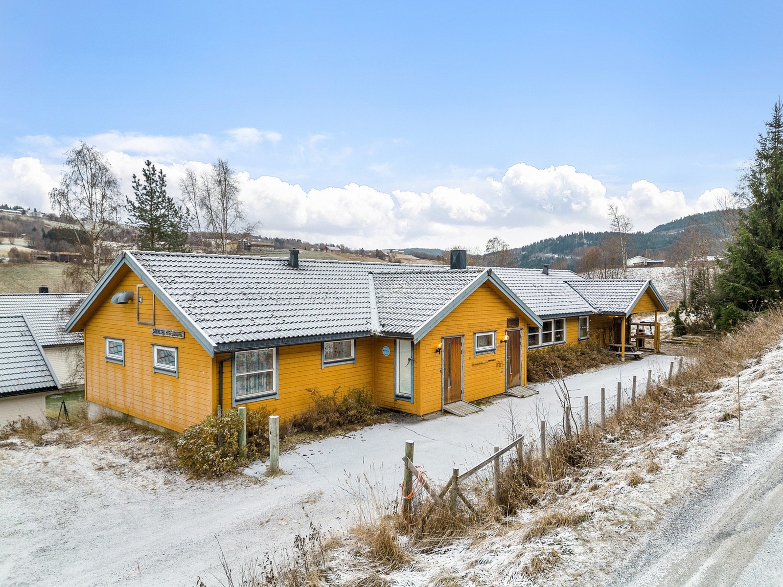 Kort vei til Soknedal sentrum. Galleribilde