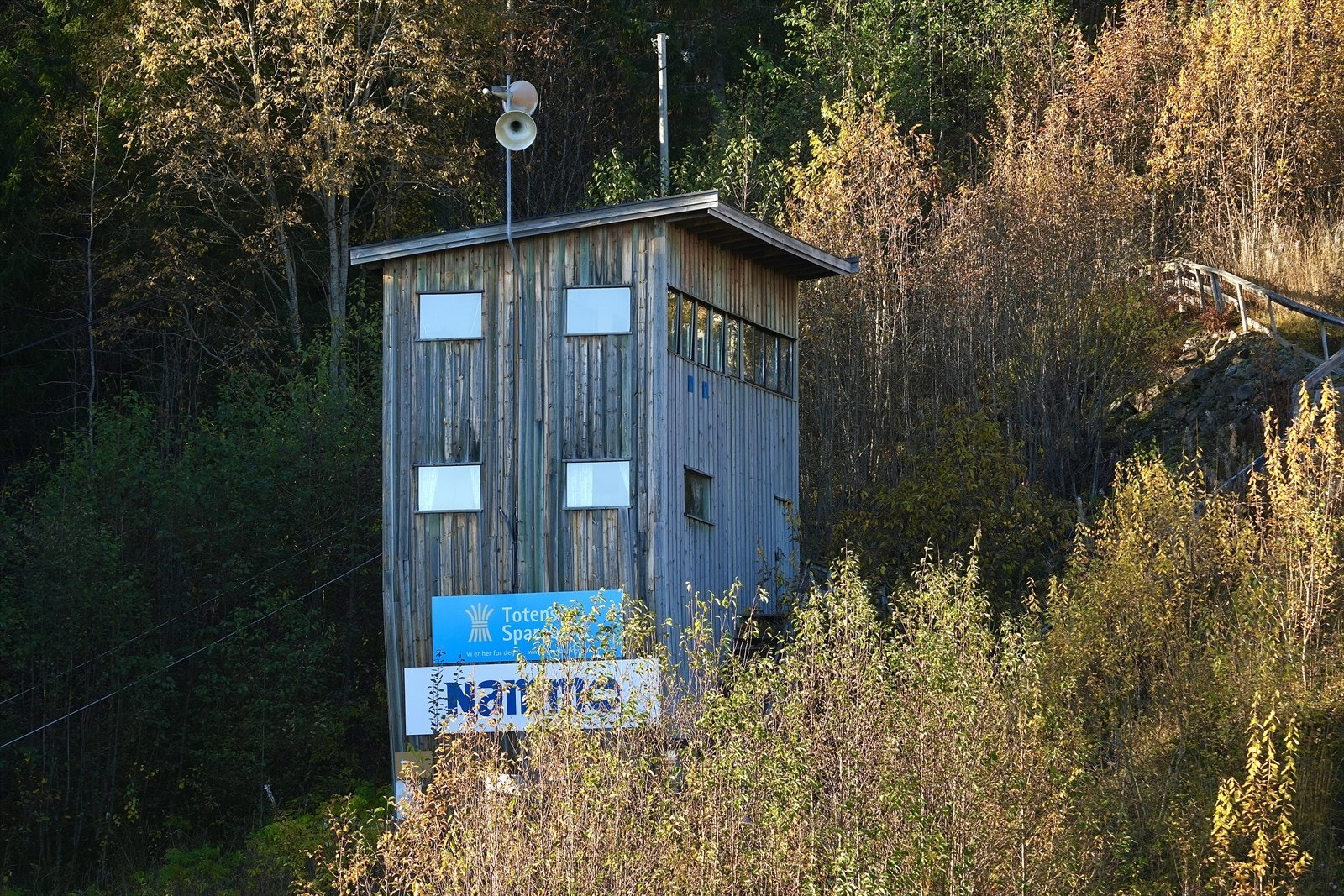 Dommertårn i bakken. Galleribilde