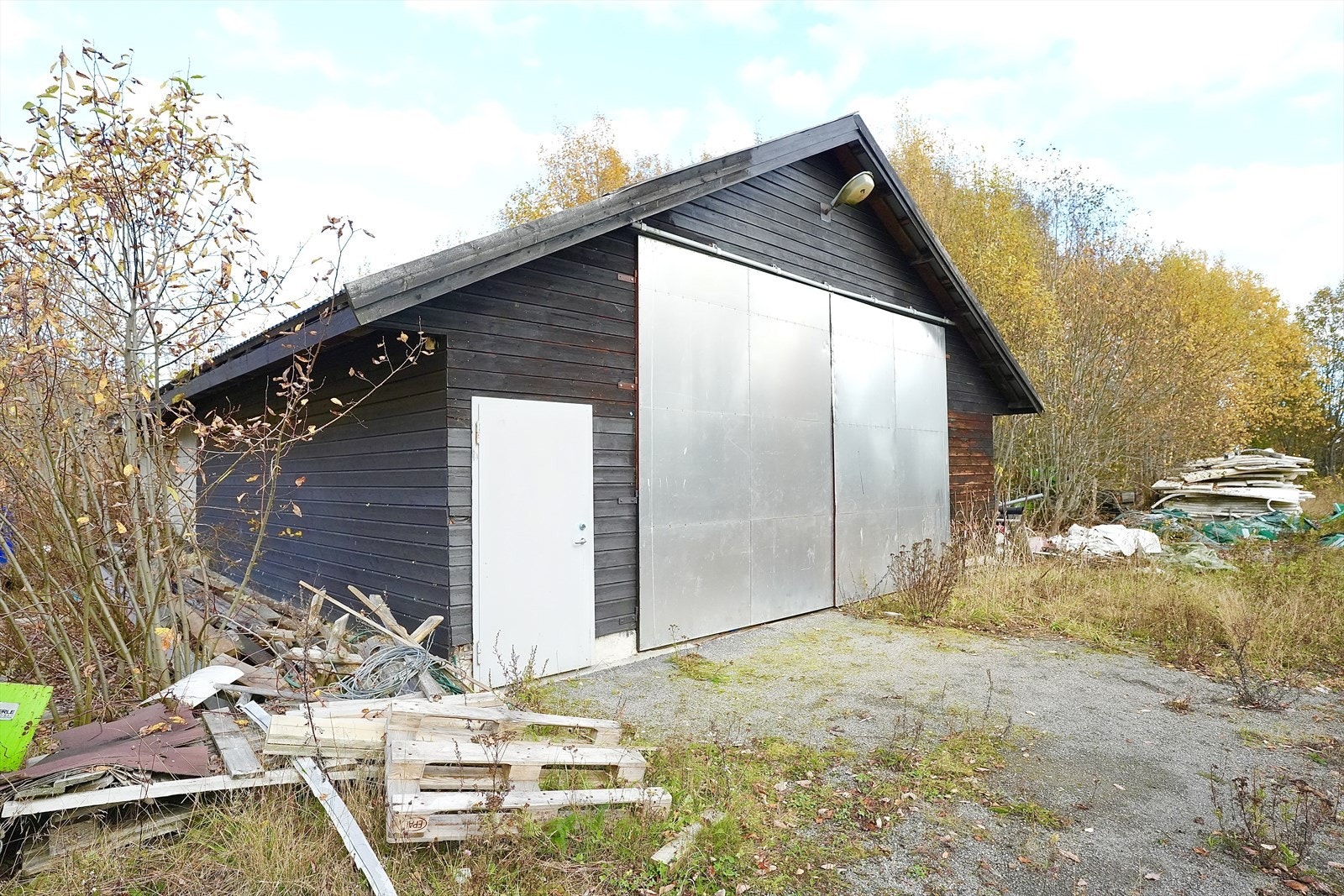 En del materialer på tomten. Galleribilde