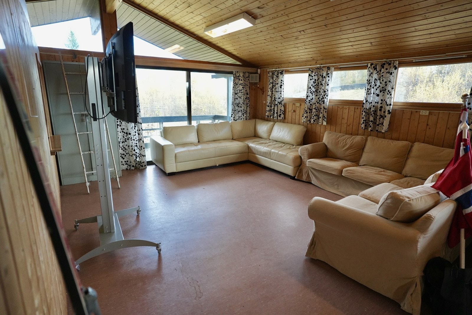 Oppholdsrom med godt utsyn. Galleribilde