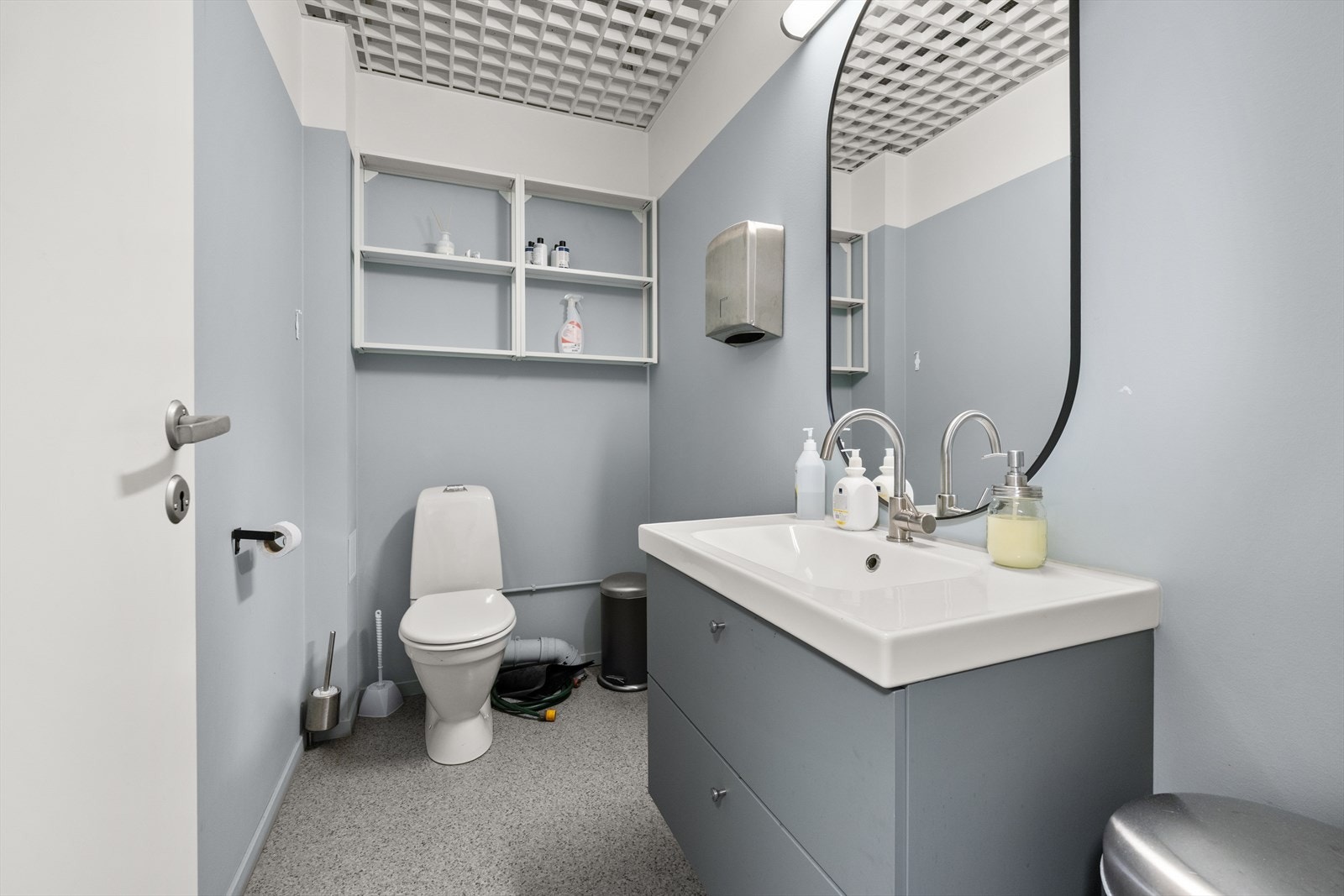 Toalett nr. 2 i lokalet. Galleribilde