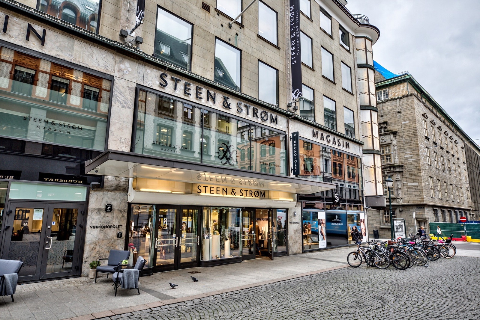 Rett i nærheten ligger noen av Oslo's beste handlegater. Galleribilde