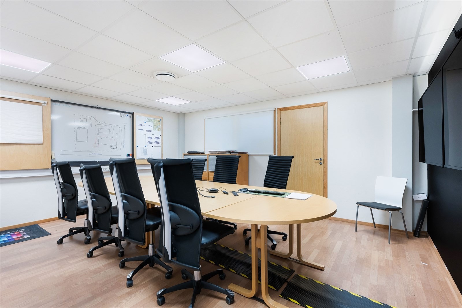 Ledig kontorlokaler i forlengelse av mesanin, ca. BTA 200 m². Galleribilde