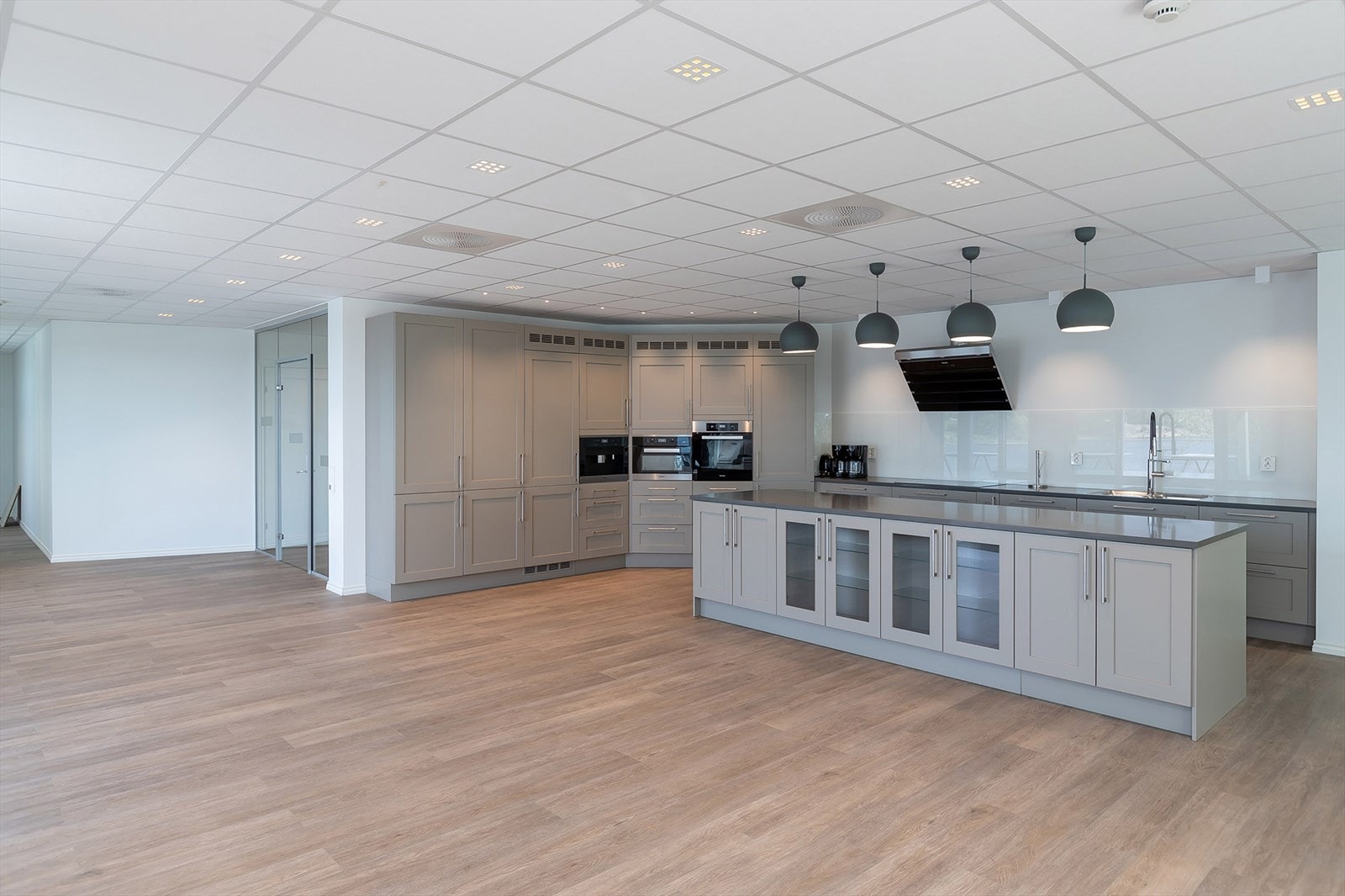 Kontordel midtre plan (2. etg.) Galleribilde