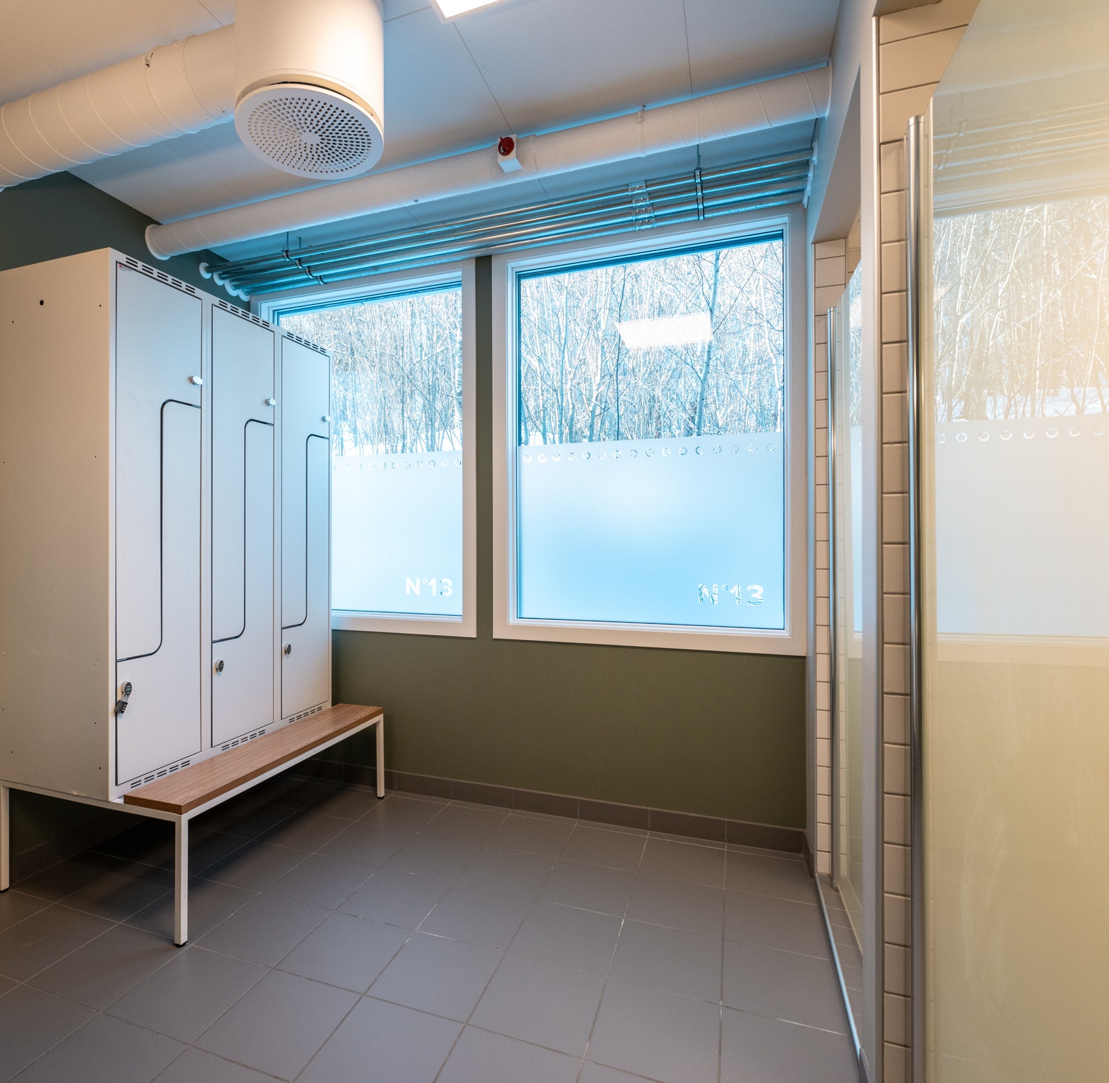 Felles garderober Galleribilde