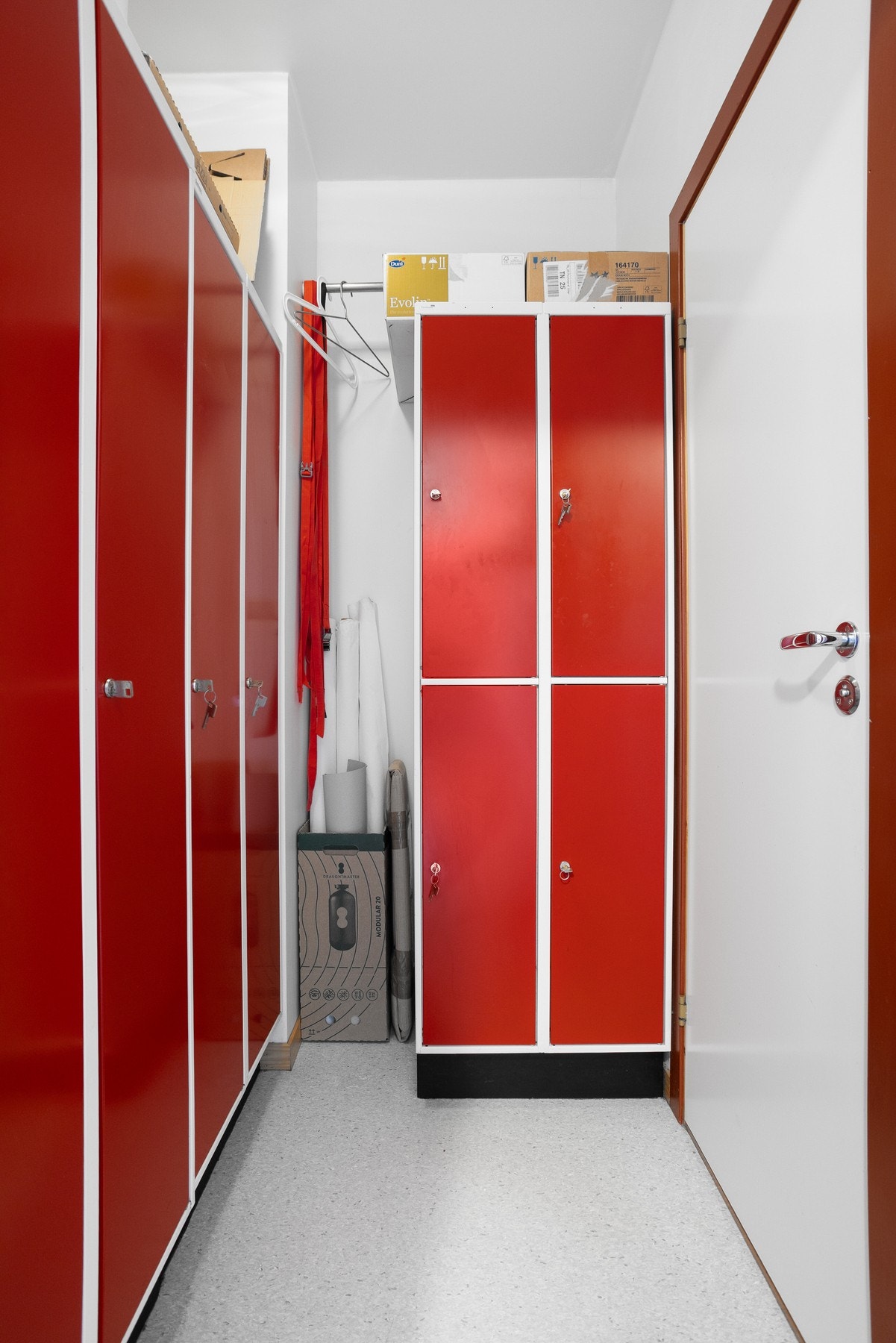 Garderobe Galleribilde