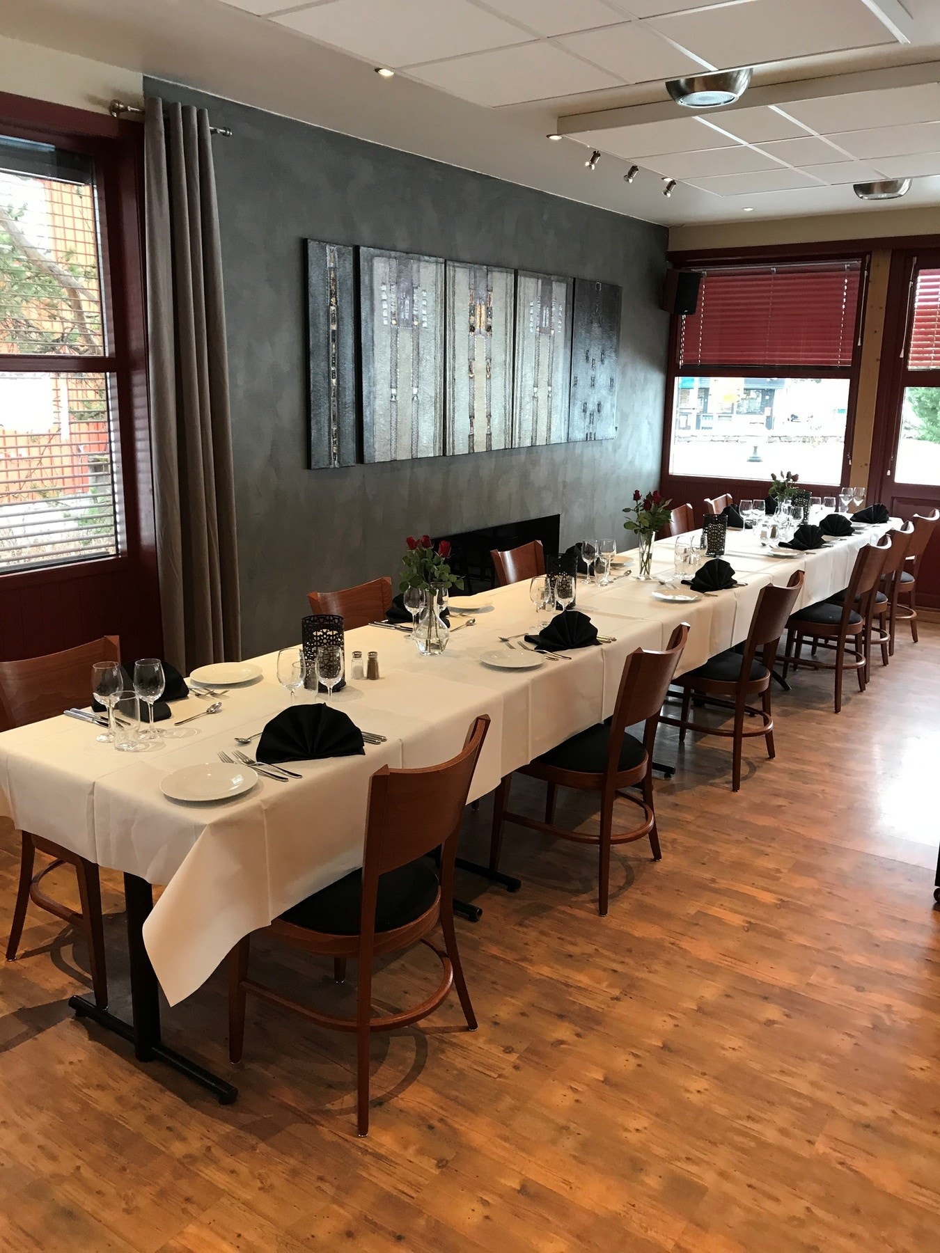 Selgers egne bilder - Konfirmasjon i lokalet Galleribilde