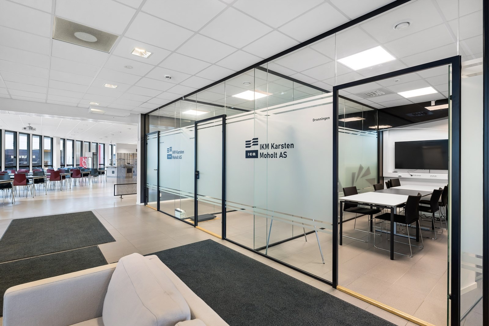 4 felles møterom i møteromssenter.