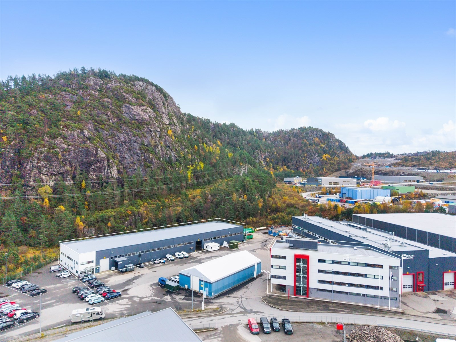 Markering viser byggene som leies ut