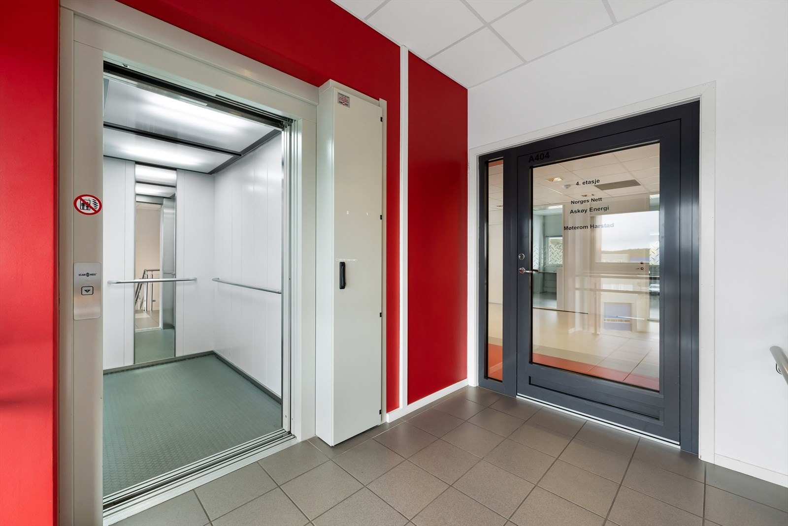 Lokalene er tilgjengelige via personheis.