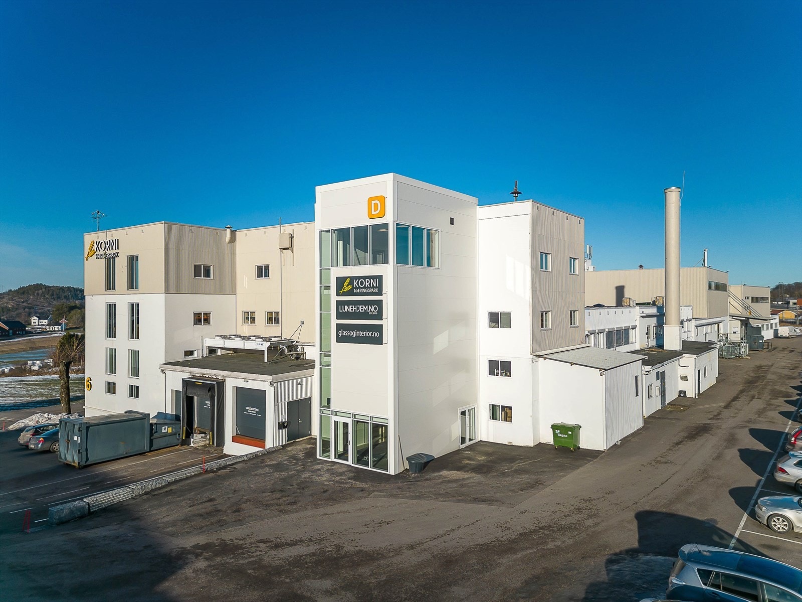 Fasade med nytt heishus/inngangsparti Galleribilde